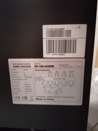 Винный шкаф Dunavox DX-166.428DBK Винный шкаф Dunavox DX-166.428DBK